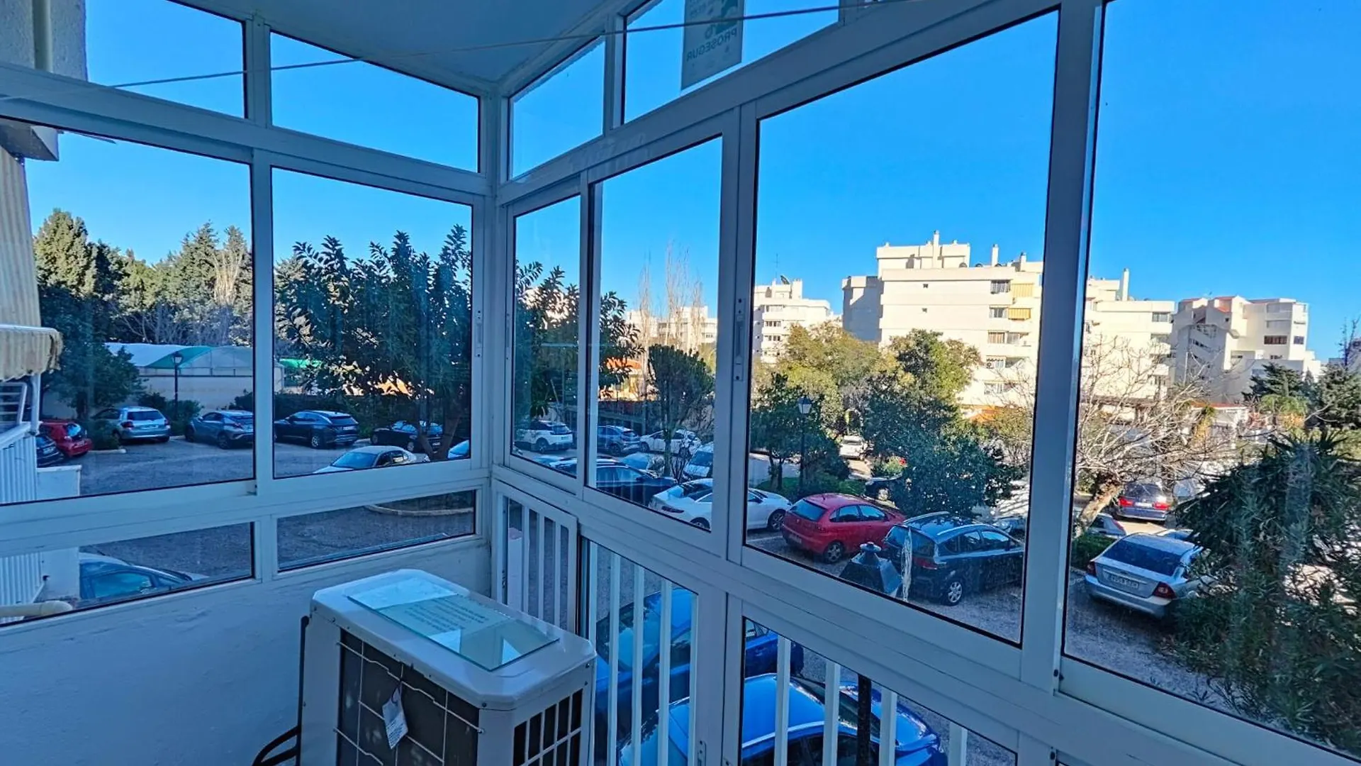 Piso En Alquiler En Benalmadena Costaアパートメント 0*,