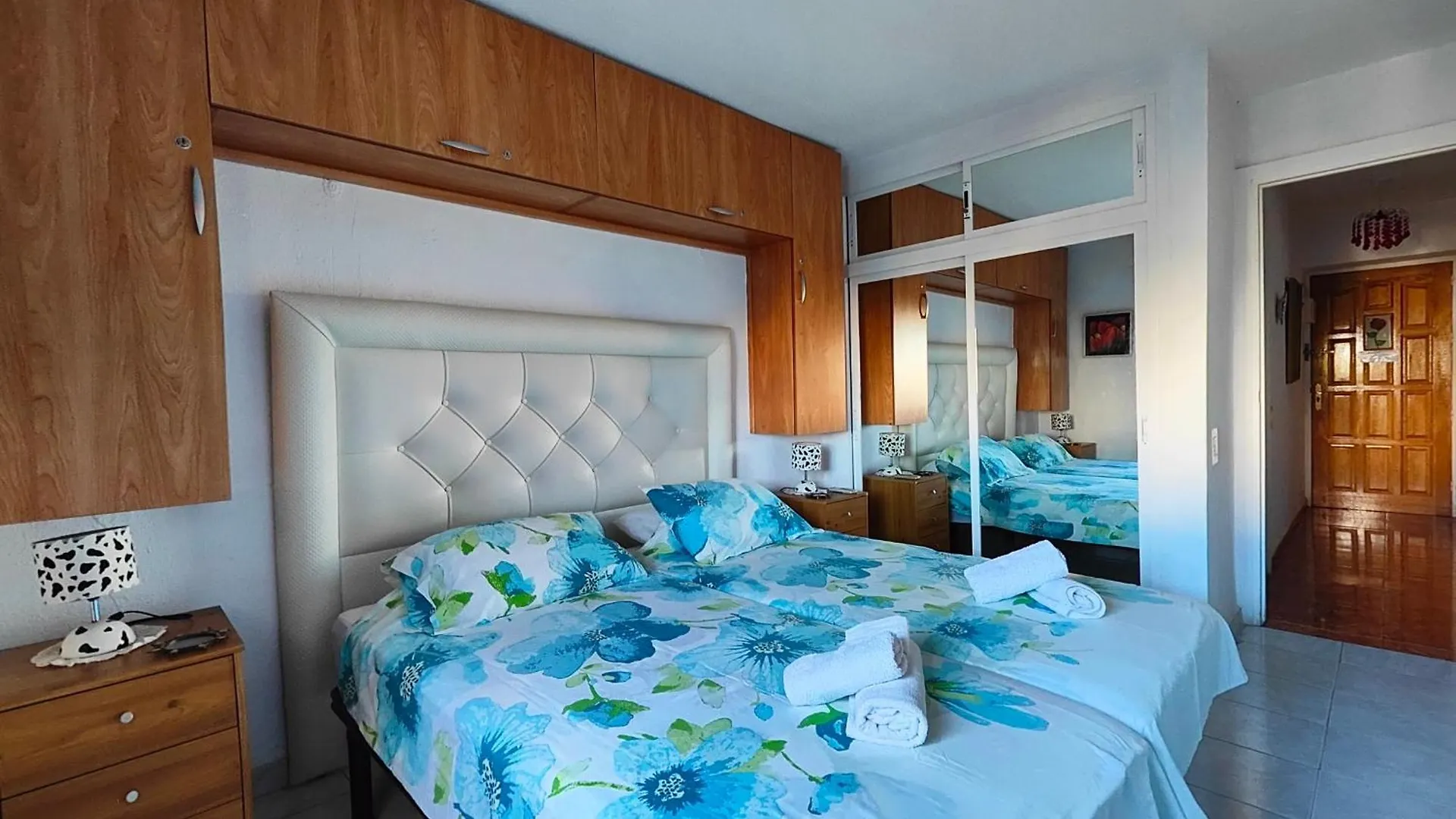 Piso En Alquiler En Benalmadena Costaアパートメント