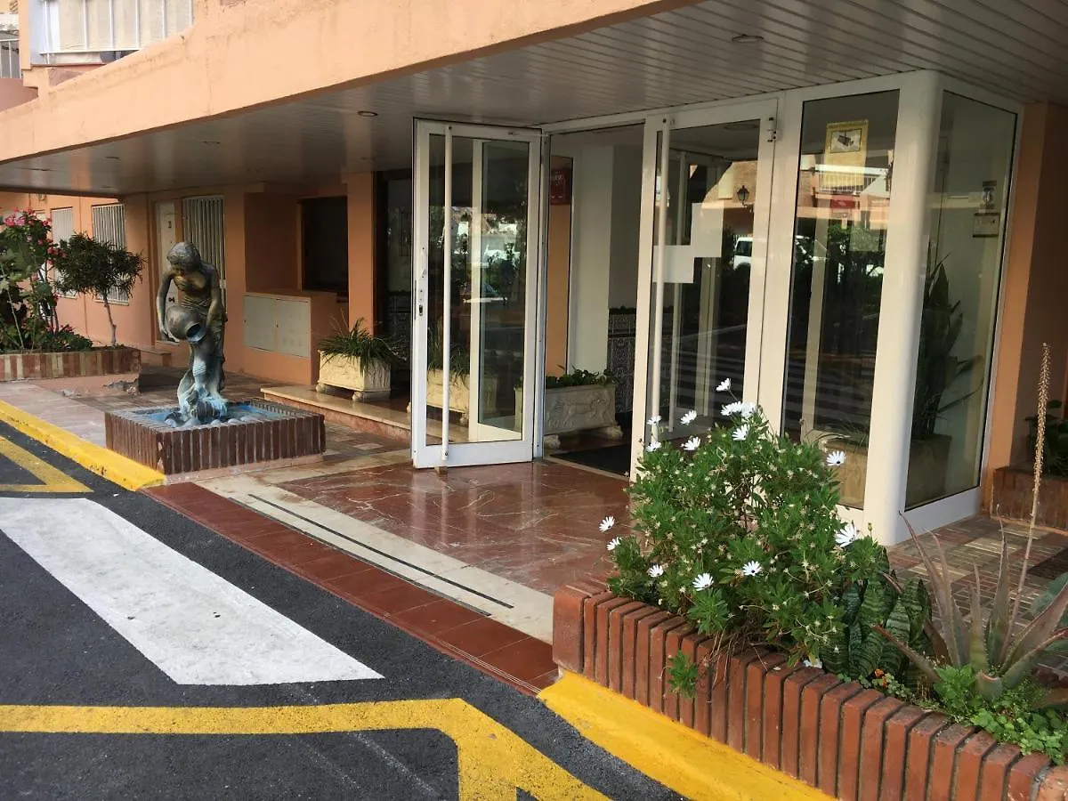Piso En Alquiler En Benalmadena Costaアパートメント